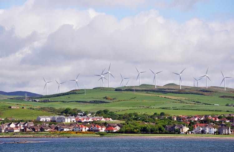 Aerogenerators located on a hill.